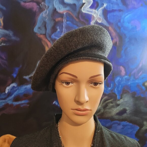 Vintage DKNY Wool Beret with Braded rim and tie - Picture 1 of 8
